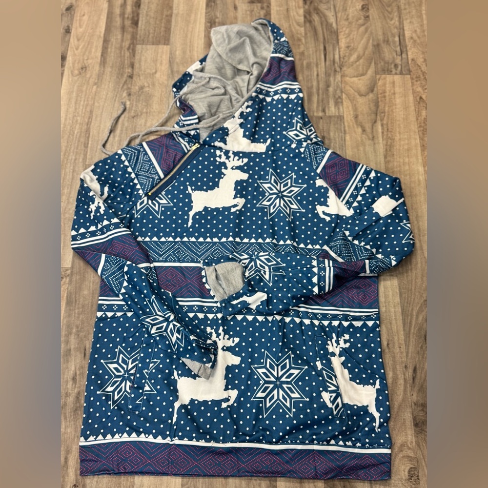 NWT Winter Wonderland DoubleHood Sweatshirt Size‎ Large Holiday MSRP $48